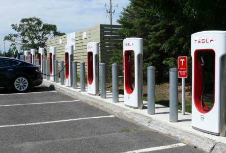 Québec annonce l’ajout de 1130 bornes de recharge pour véhicules électriques