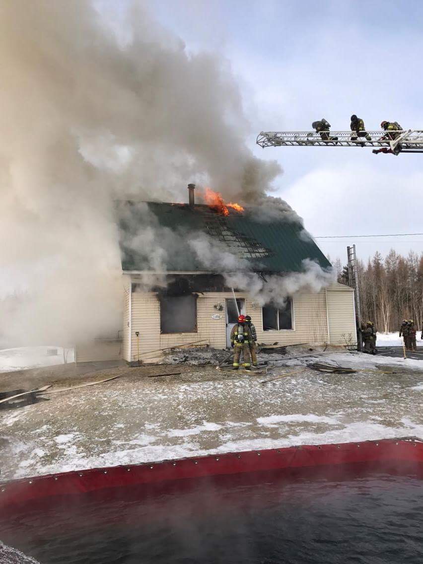 Une résidence détruite par le feu