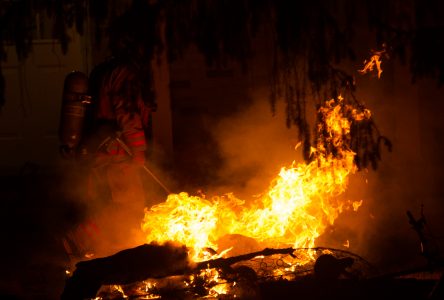 Un feu de débris monopolise une dizaine de pompiers