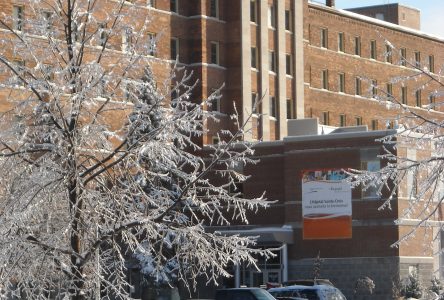 Problèmes à l’hôpital Sainte-Croix : une rencontre à la mi-février