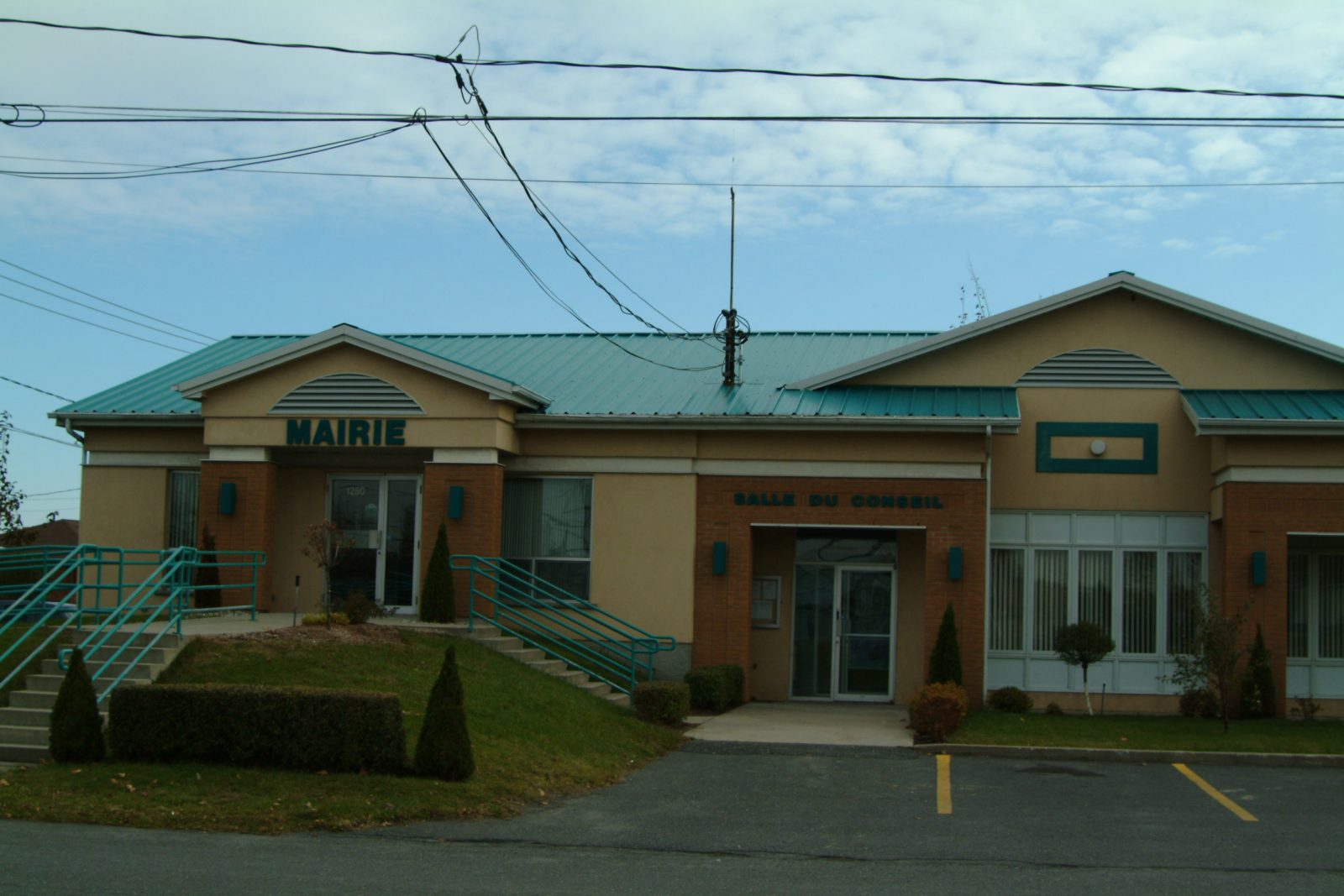 Logisoutien s’installe dans l’ancien hôtel de ville de Saint-Charles