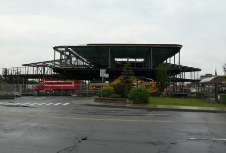 Des structures d’acier lèvent aux quatre coins de la ville (mise à jour)