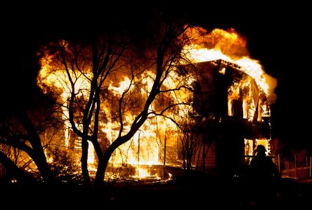 Une résidence incendiée, pour une deuxième fois, en quelques mois (photos et vidéo)