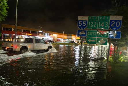 Les fortes pluies causent des débordements (photos et vidéo)