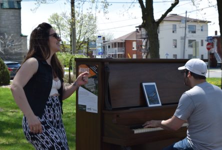 Plusieurs artistes pour le lancement des pianos publics