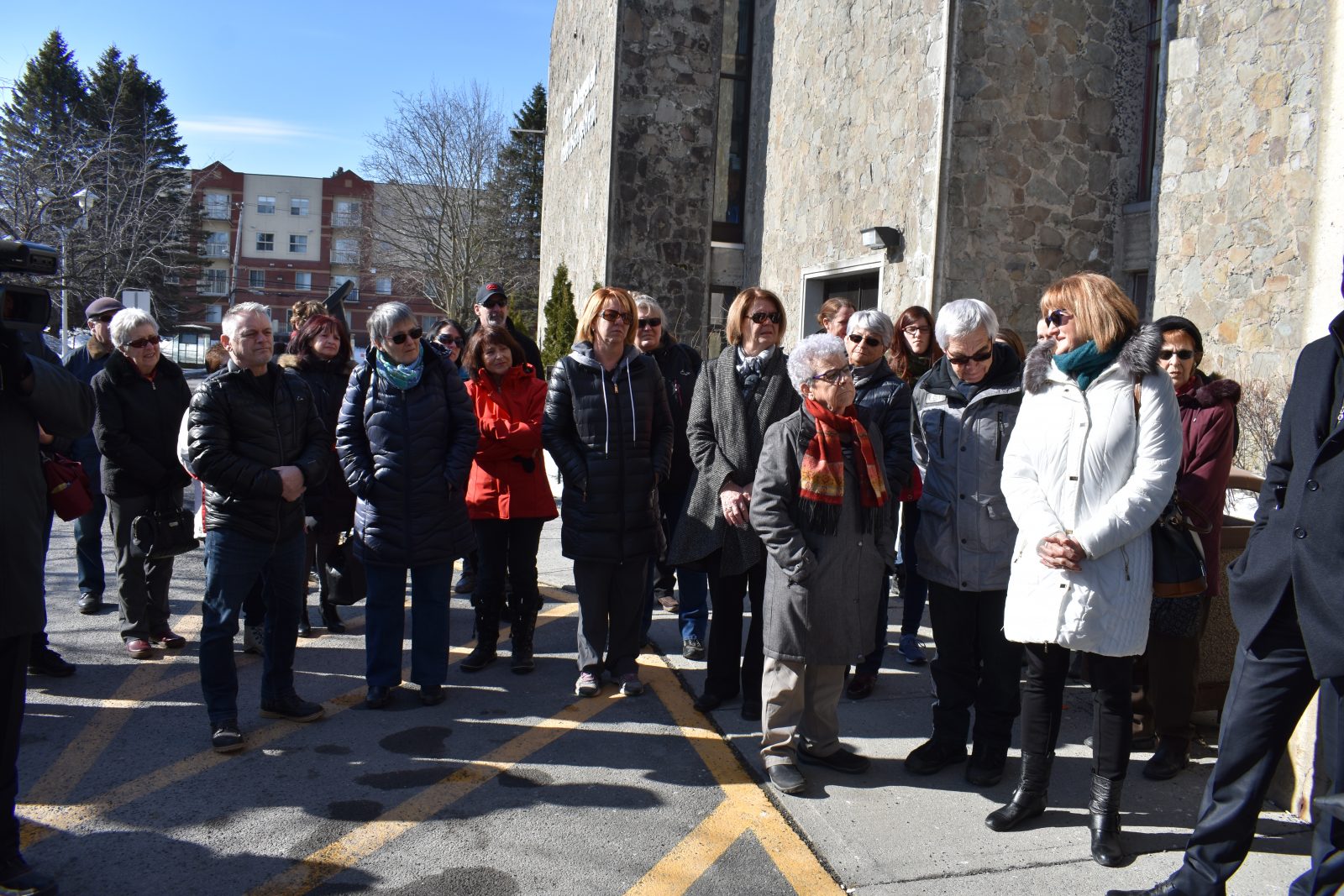 Les familles unissent leurs voix à celles des préposés aux bénéficiaires