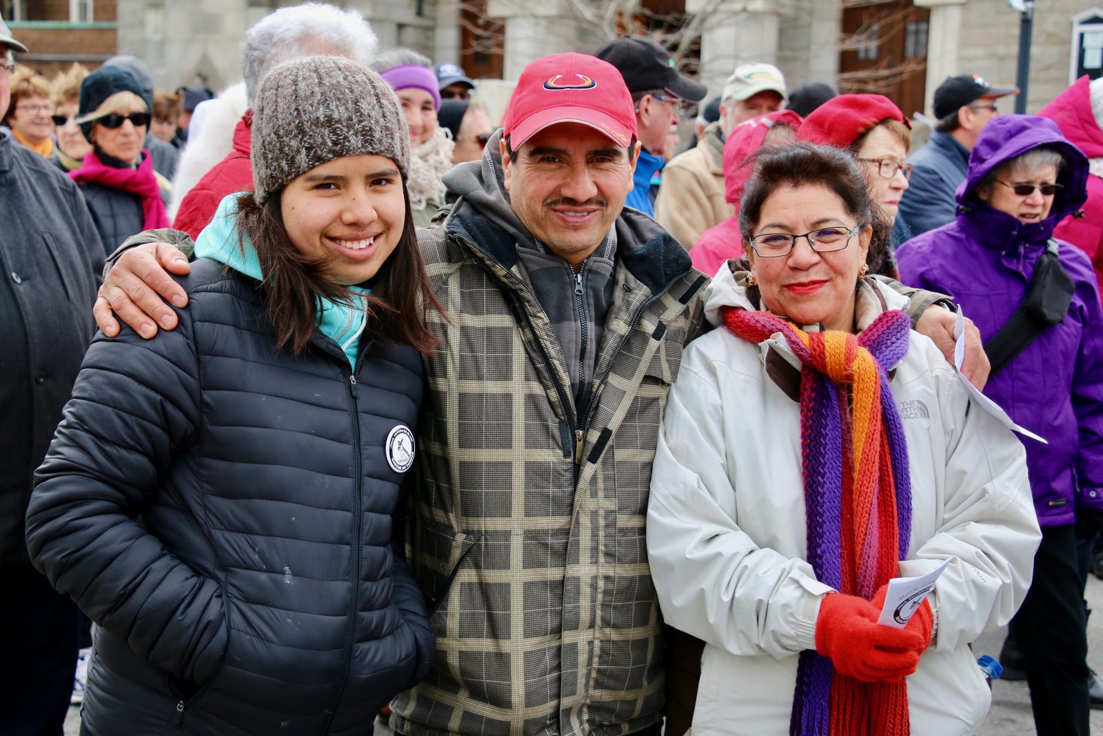 Des centaines de croyants de toutes origines marchent pour le pardon