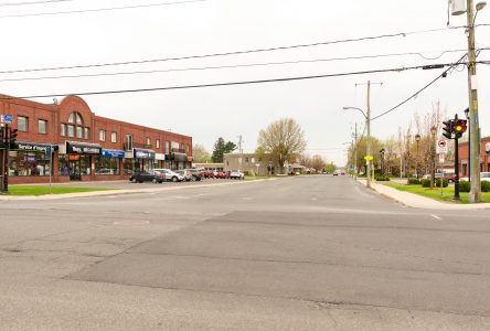 Des cônes oranges plein la rue Cormier cet été