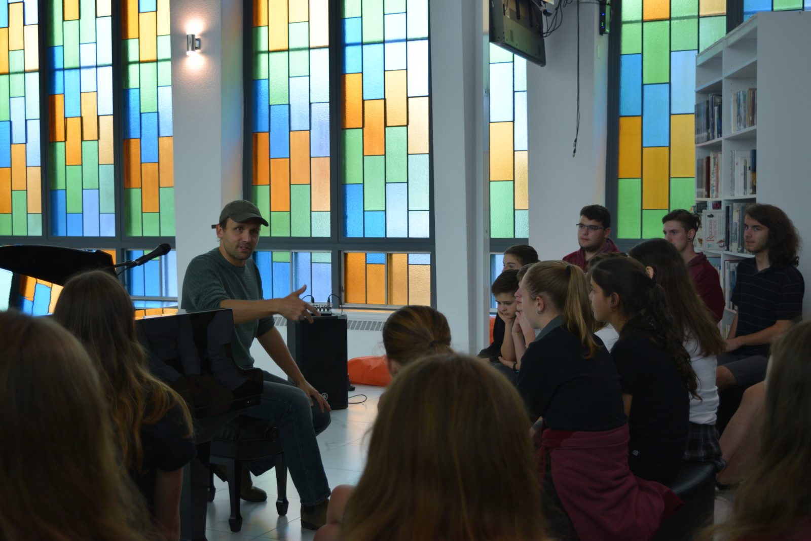 Émile Proulx-Cloutier inspire des étudiants du Collège Saint-Bernard