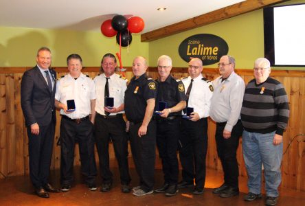 Sept pompiers de Saint-Bonaventure honorés pour leur service