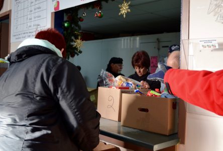 Des paniers de Noël pour 1 700 foyers de la région