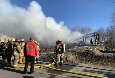 Les flammes ont détruit une résidence à Saint-Eugène