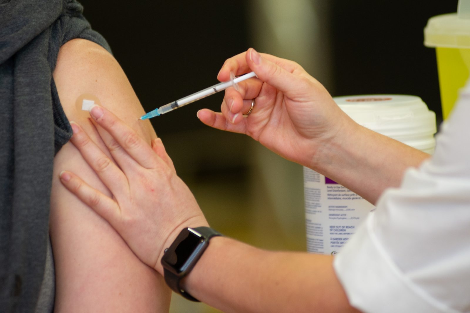 Vaccination Deja Aux 70 Ans Et Plus A Prendre Rendez Vous L Express