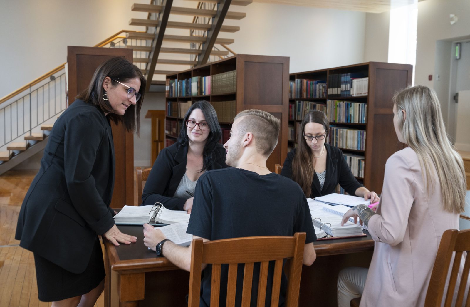 De nouvelles bourses en techniques juridiques au Collège Ellis