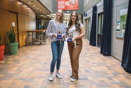 Deux étudiantes du cégep reçoivent la médaille du lieutenant-gouverneur