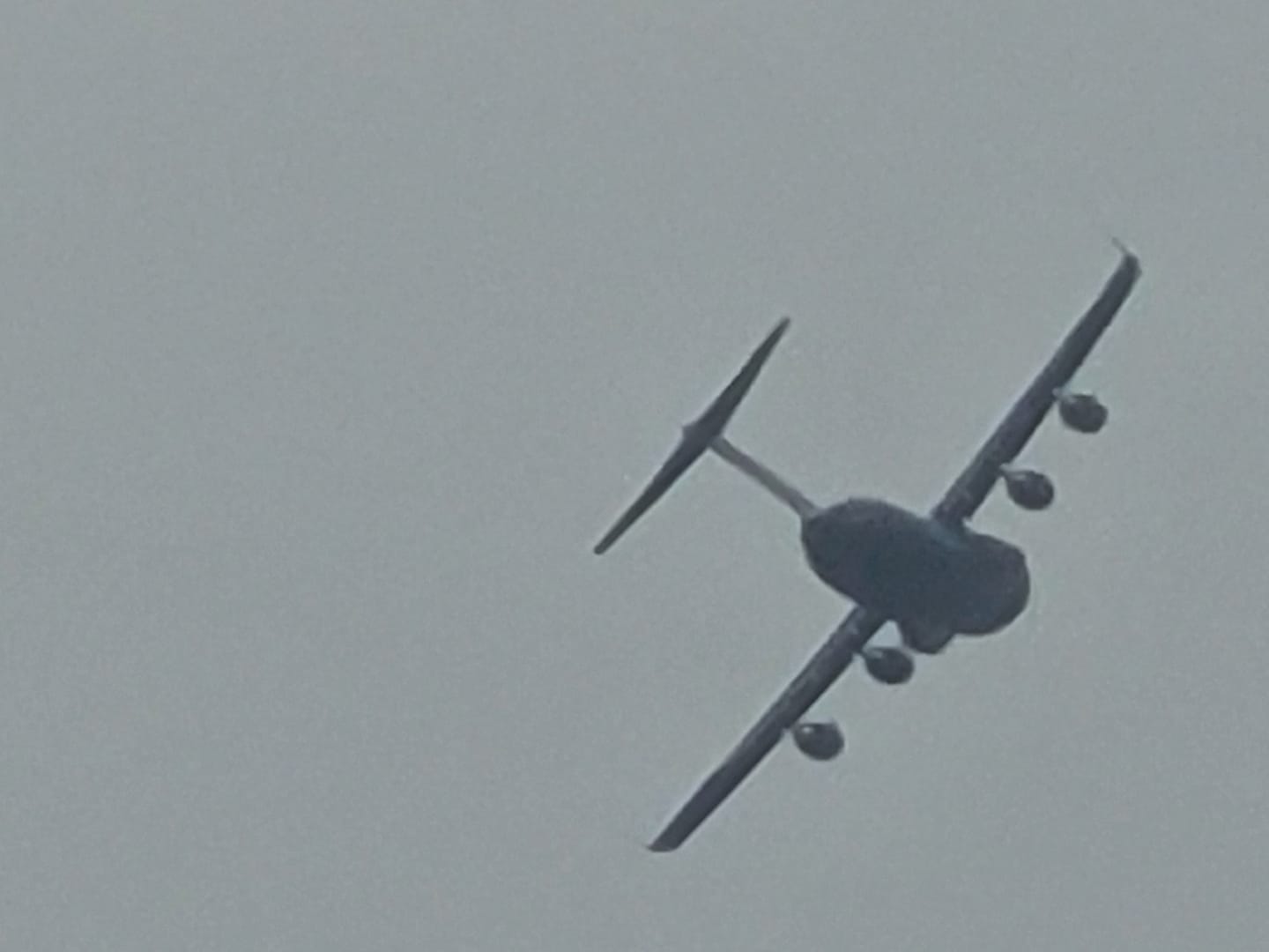 Avion à basse altitude : l’armée soutient qu’il s’agissait d’un entraînement