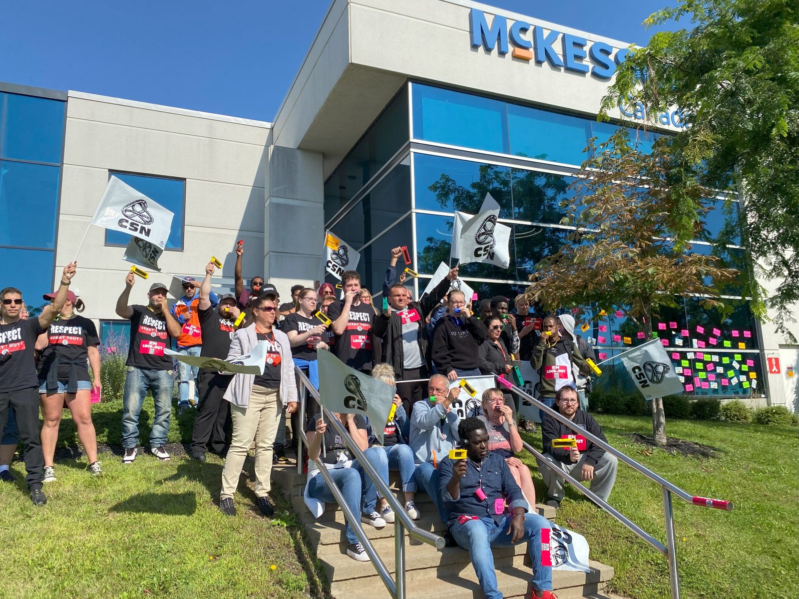 Les travailleurs de McKesson de Drummondville manifestent à Montréal