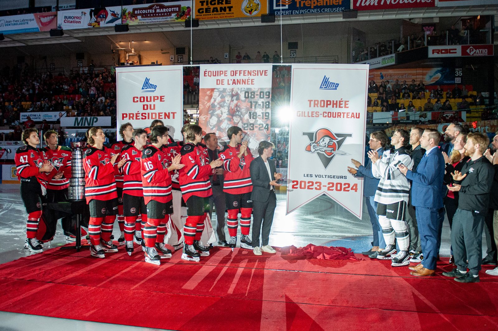 Les Voltigeurs prolongent le plaisir (photos)