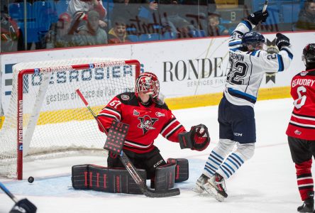 L’indiscipline coûte la victoire aux Voltigeurs (photos)