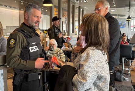 Un café-rencontre instructif avec les policiers