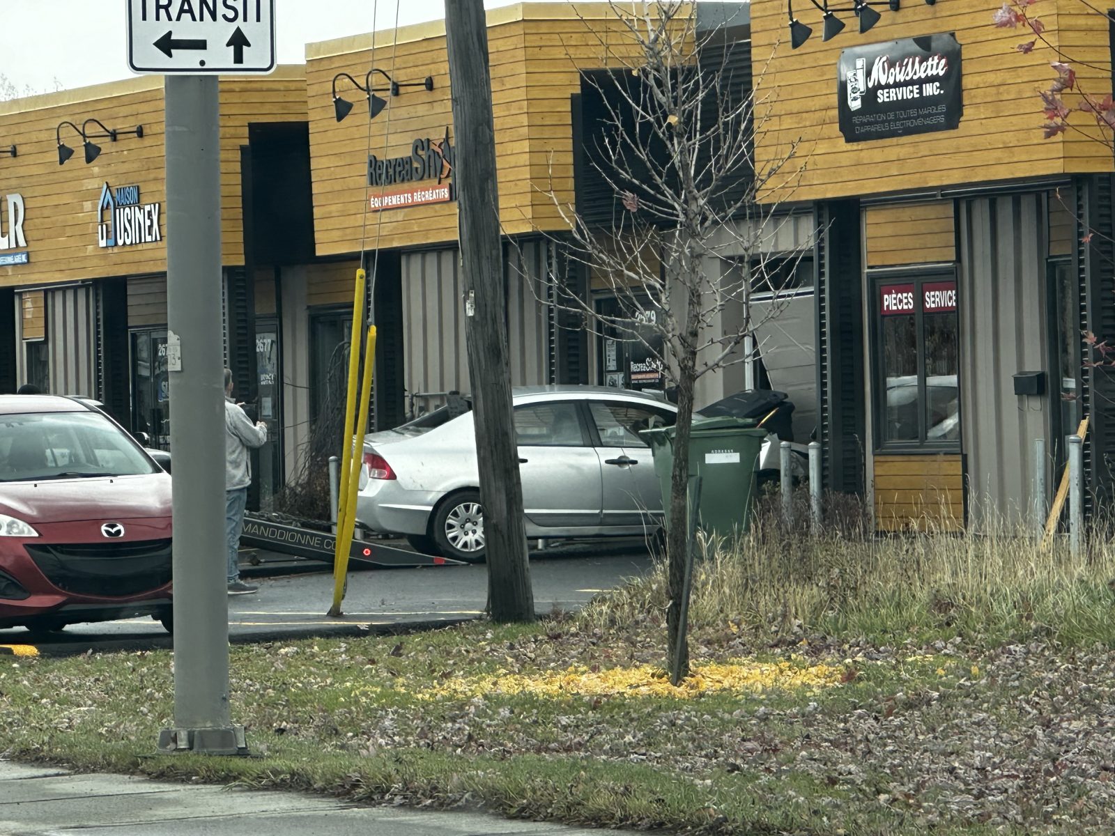 Un blessé mineur lors d’une collision avec une porte de garage