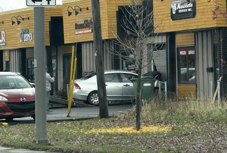 Un blessé mineur lors d’une collision avec une porte de garage